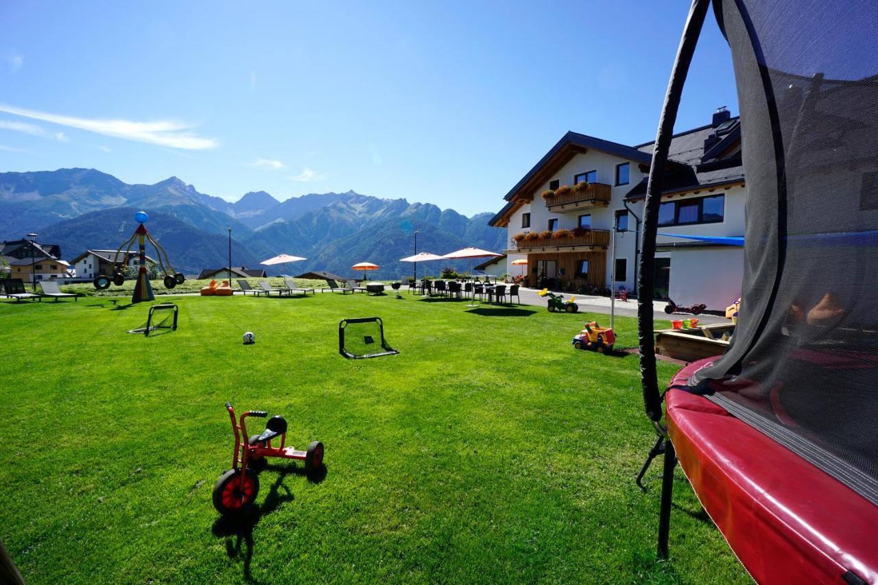 Apart-Hotel Dreisonnenhof Fiss Dış mekan fotoğraf