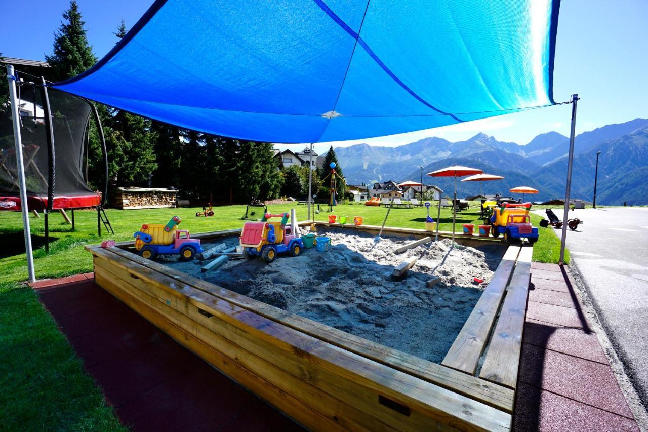 Apart-Hotel Dreisonnenhof Fiss Dış mekan fotoğraf